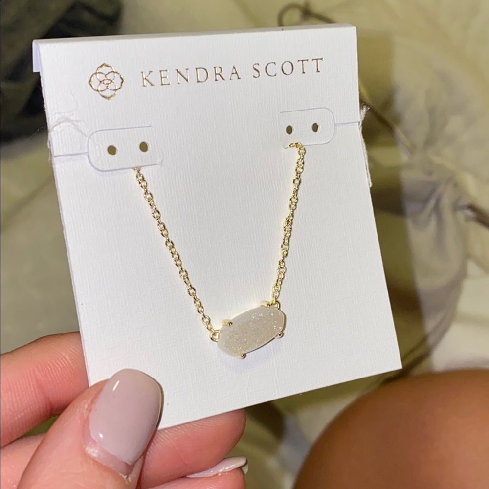 Kendra Scott Ever Gold necklace